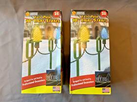 Adams 037063001637 Commercial Christmas Hardware/adams Usa Easy Push 10 Inch Light Stakes 2pk 50 Total