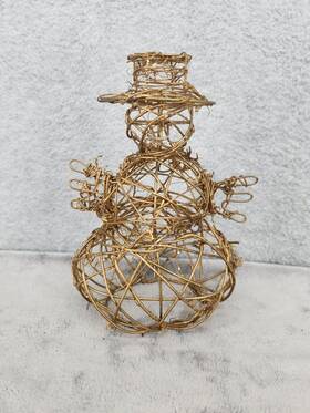 Alpine Corporation 821559774446 Gold Wood Vine Snowman Indoor Christmas Holiday Shelf Table D Cor 8.5 Inch Tall