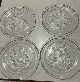 Arcoroc 026102667859 4 Welcome Home Glass Plates Christmas Themed Dessert 7-3/4 Inch