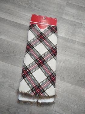 Ashland 195158002867 Christmas Tree Fabric Check Skirt Plaid Faux Fur Lined 48 In New 50