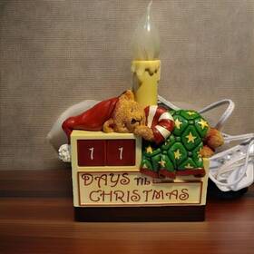 Avon 094000345940 Christmas Countdown Lamp Light Sleeping Teddy Holiday Decor 2008 Read
