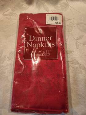 Bardwil Linens 047596012093 Winter Holly Set 4 Red Dinner Napkins Oversized 19 Inch X19 Christmas