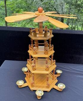 Bradford Estate 260245647514 2004 Editions 19.5 Inch Christmas Pyramid 4 Tier Carousel Damage