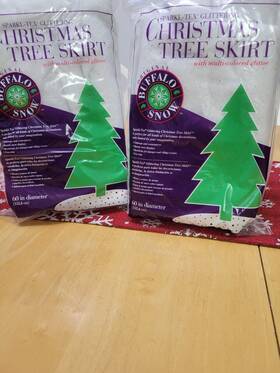 Buffalo Snow 034072013583 2 Christmas Tree Skirts Glitter 60 Inch Diameter Holiday Decor New