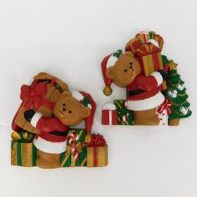 3286-1b Burwood 8286-1b X2 Christmas Bears Wall Hanging Plaques Sled Presents Tree And 2b