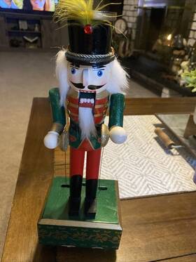Pon9666867 Camtoa Wooden 12 Inch Nutcracker Music Box Wind Up Motion Christmas Decor Gift Clockworks