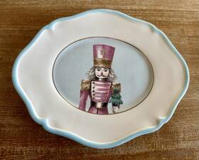 Casafina 195158252156 Christmas Nutcracker Plate Oval Ceramic 10x8 Inch