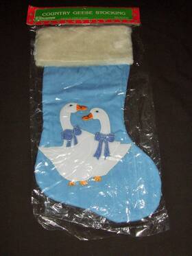 54-637 Christmas Around The World Vintage Country Geese 15 Inch Blue Stocking Holiday Decoration Nos