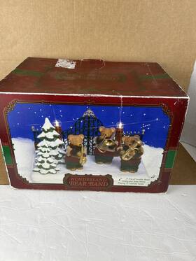 034257 Christmas Fantasy Ltd. Vtg. Wonderland Bear Band Animated Musical Lighted 12 Songs 1997
