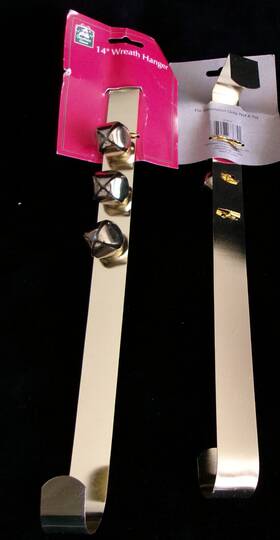 873674 Christmas House Set Of 2 Wreath 14 Inch Hangers Gold With 3 Sleigh Bells