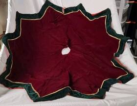 Christmas Past And Present 735612784375 Tree Skirt Burgundy Green Velvet Gold Trim Star Shape Lined 2 Ties