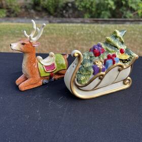 Cosmos 752593106903 Ceramic Christmas Sleigh With Deer Salt And Pepper Shaker Fantasia