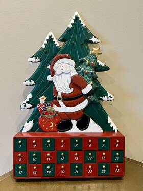 Costco 400004541378 Wooden Christmas Advent Calendar Santas Tree Ornaments 24 Inch Vintage