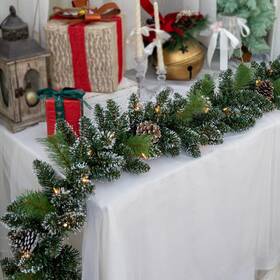 G0502a Crsmatts Pre-lit Christmas Garland Artificial Holiday With 50 Plug-in Lights