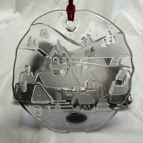 332113 Crystal Clear Studios Vintage 90s Christmas Sun Catcher Winter Scene 6 Inch Plaque