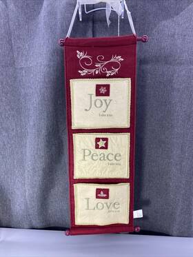 34156 Dayspring Hallmark Hanging Christmas Card Holder Joy Peace Love 2008 Bible Verse