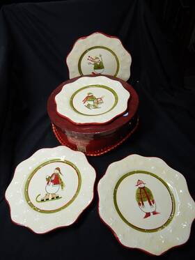 Debbie Mumm 088235402066 Christmas 2007 For Jo-ann Fabrics Snow Family 7 Inch Dessert Plates Box