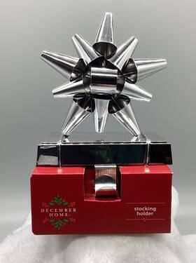December Home 713733953054 Metal Christmas Bow Stocking Holder Hanger 6 Inch Bright Silver Nib