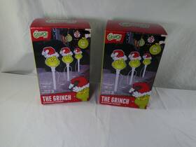 Dr. Seuss 191245006732 Two The Grinch Stole Christmas Pathway Walkway Led Light Stakes Markers