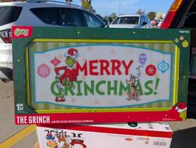 Dr Seuss 191245841647 The Grinch And Max 24 Inch Lighted Sign Sound/motion Activated Merry Christmas New