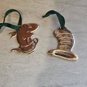 Dr. Seuss Bf-01-03 Dr. Metal Hanging Christmas Ornaments Fish And Hat Set Of 2 Silver/green