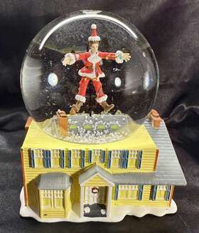 6011663 Enesco National Lampoons Christmas Vacation Griswold Family Waterball