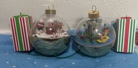 Enesco 6054e001 Winter Wonders Christmas Parade 2pc Musical Light Up Ornament