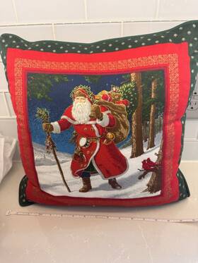 24082 Everdale Riverdale Santa Claus Christmas Square Cushion 16x16in 100% Polyester Holiday