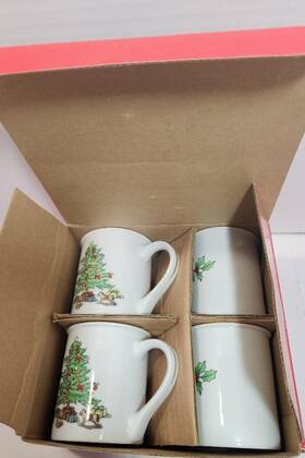 Hh-402 Fairwinds Inc Inc. Holiday Hostess Christmas Set Of 4 Mugs Gold Trim Nos