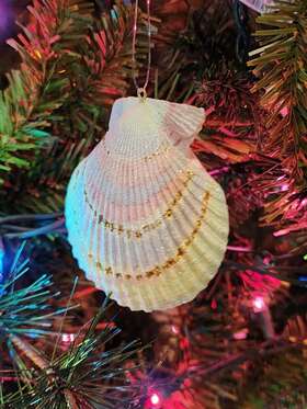 Ganz 065810521145 Christmas Ornament Shell Glittered Pastel Hanging Decoration