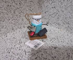 Mx187043 Ganz Smores It Worker Snowman Resin Christmas Ornament