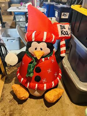 Gemmy 086786168073 2004 4ft Penguin With Sign Airblown Inflatable Blowup Christmas Decor