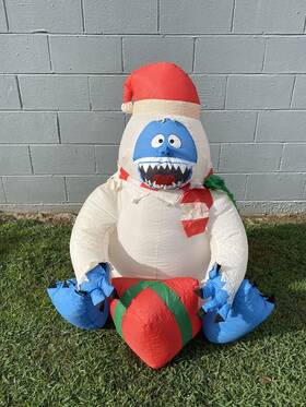 Gemmy 086786371794 Rudolph Yeti Monster Christmas Lit Lighted Inflatable Bumble W Gift