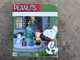 1001-785-681 Gemmy 6ft Charlie Brown And Snoopy With Christmas Tree 2018 Airblown Inflatable