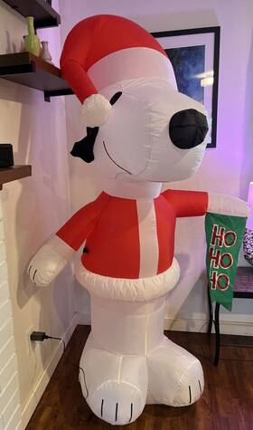 Gemmy 191245171560 Peanuts 6 Foot Snoopy Santa Hat Christmas Airblown Inflatable Lights