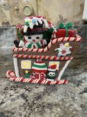 2599300 Gerson Christmas Gingerbread Man Snowman House Peppermint Candy Cane Lighted Sleigh