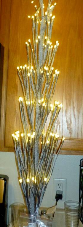 2280960ec Gerson International Electric Snowy Brown Pre-lit Warm White Christmas Tree 4ft