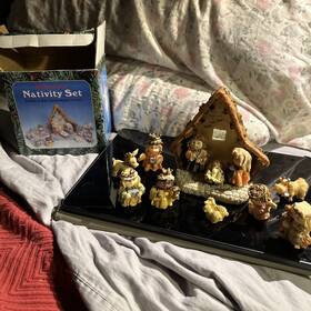 8395 Giftco Nativity Set 12 Pieces Polystone Including Creche Christmas Decor