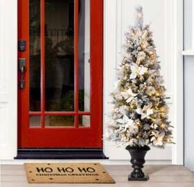 2004900034 Glitz Design 4ft Pre-lit Indoor/outdoor Flocked Pine Artificial Christmas Tree