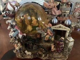 Grandeur Noel 092288005266 Christmas Nativity Collectors 2003 Musical Animated Waterglobe