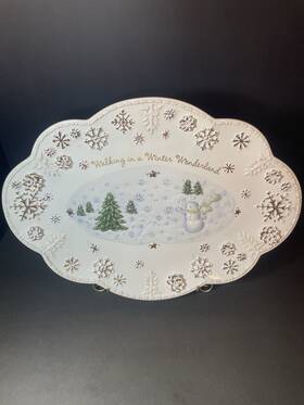 X11.5 Grasslands Road 048419707400 Christmas Serving Platter Tray 16 Inch With Display Stand Box