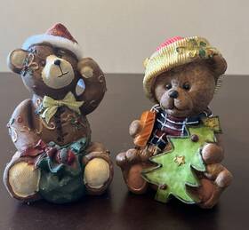 Greenbrier 639277561534 International Christmas Pair Of Bear Holding Tree And Bag Figure 5 Inch