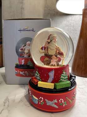 Hallmark 015012664348 2001 Coca-cola Santa Musical Motion Train Christmas Snow Globe