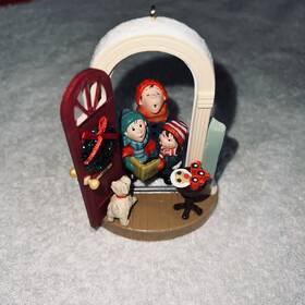 Qxg8819 Hallmark 015012743241 Keepsake Caroling At The Door Ornament Sue Tague Christmas 2003