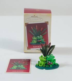 Hallmark 015012864724 Christmas Ornament Frogs Leap Of Love 2005 Holiday Decoration