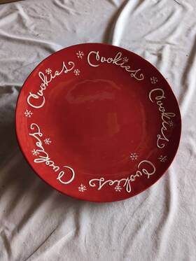 Hallmark 015012906769 Round Cookies Platter Snowflake Christmas Holiday 14.5 Inch Red Plate New