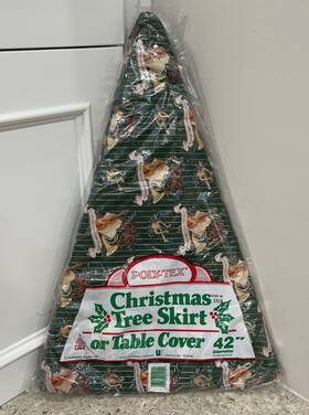 Hallmark 077156011150 Vintage Christmas Tree Skirt Or Table Cover Poly-tex 42 Inch Diameter New