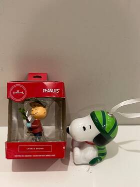 2hcm5425 Hallmark Ornament Charlie Brown Peanuts Christmas Tree And Snoopy