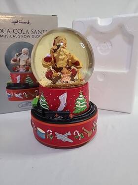 66434 Hallmark Coca-cola Vintage Santa Christmas Musical Snow Globe Plays Train 2001