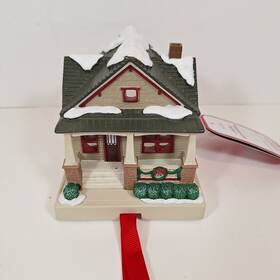 Hallmark 763795578566 Movie Christmas In Evergreen Stocking Hanger Holder House